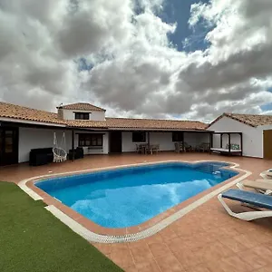 With Pool In The Centre Of Fuerteventura Villa Antigua (Fuerteventura)