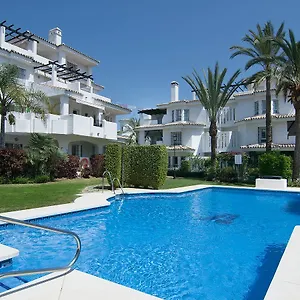 https://apartment-los-naranjos-marbella.1costadelsol.com